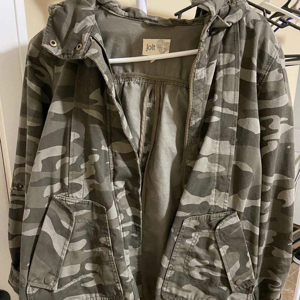Camo jacket size small